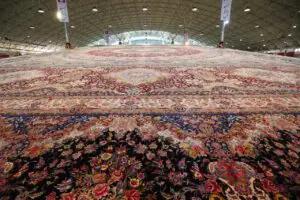 بزرگترین فرش یکپارچه جهان در تبریز رونمایی شد