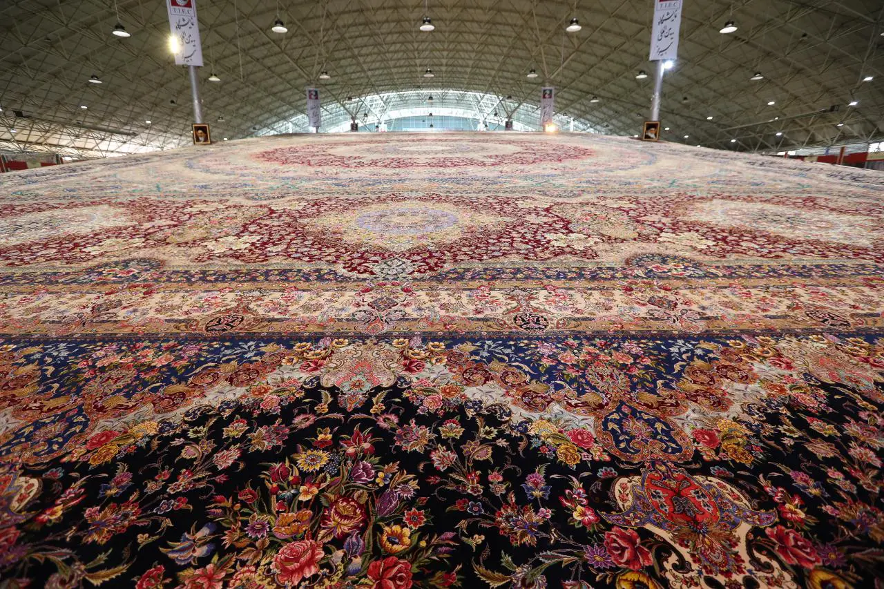 بزرگترین فرش دستبافت یکپارچه جهان