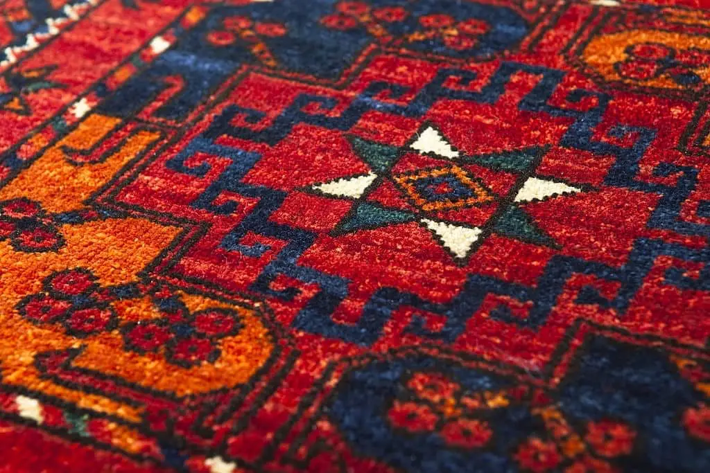 نخ تار فرش ماشینی، اساس استحکام یک فرش ایرانی