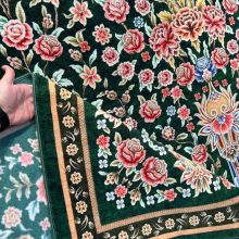 فرش طرح باغ گل سبز معادل 77 رج دستباف