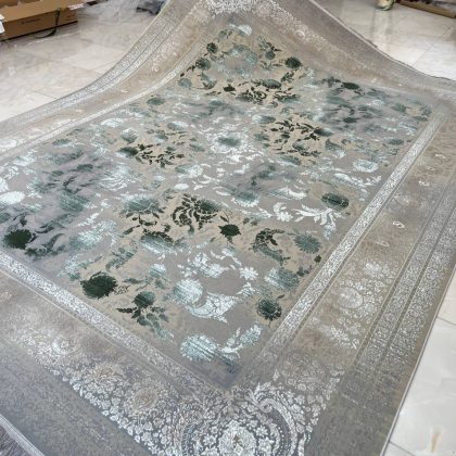 فرش طرح 2028 نقره ای ۱۲۰۰ شانه گل برجسته