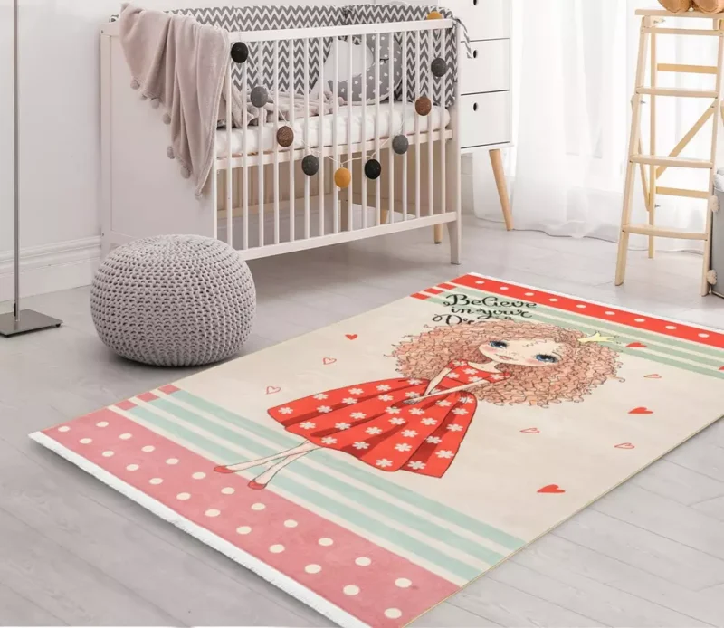 فرش کودک طرح دختر توت فرنگی کد 25KD0050