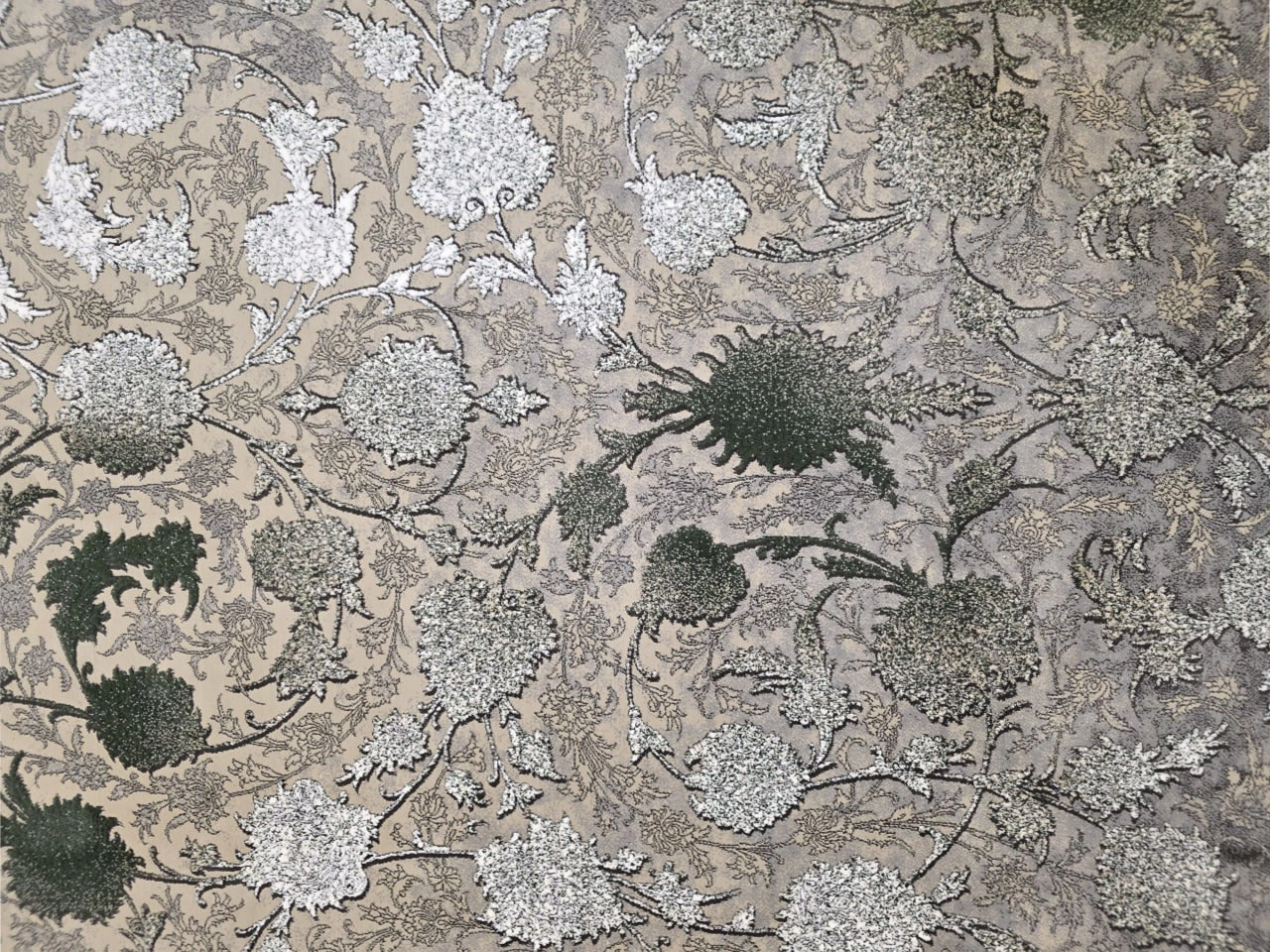 فرش ۱۲۰۰ شانه طرح نقره ای گل برجسته