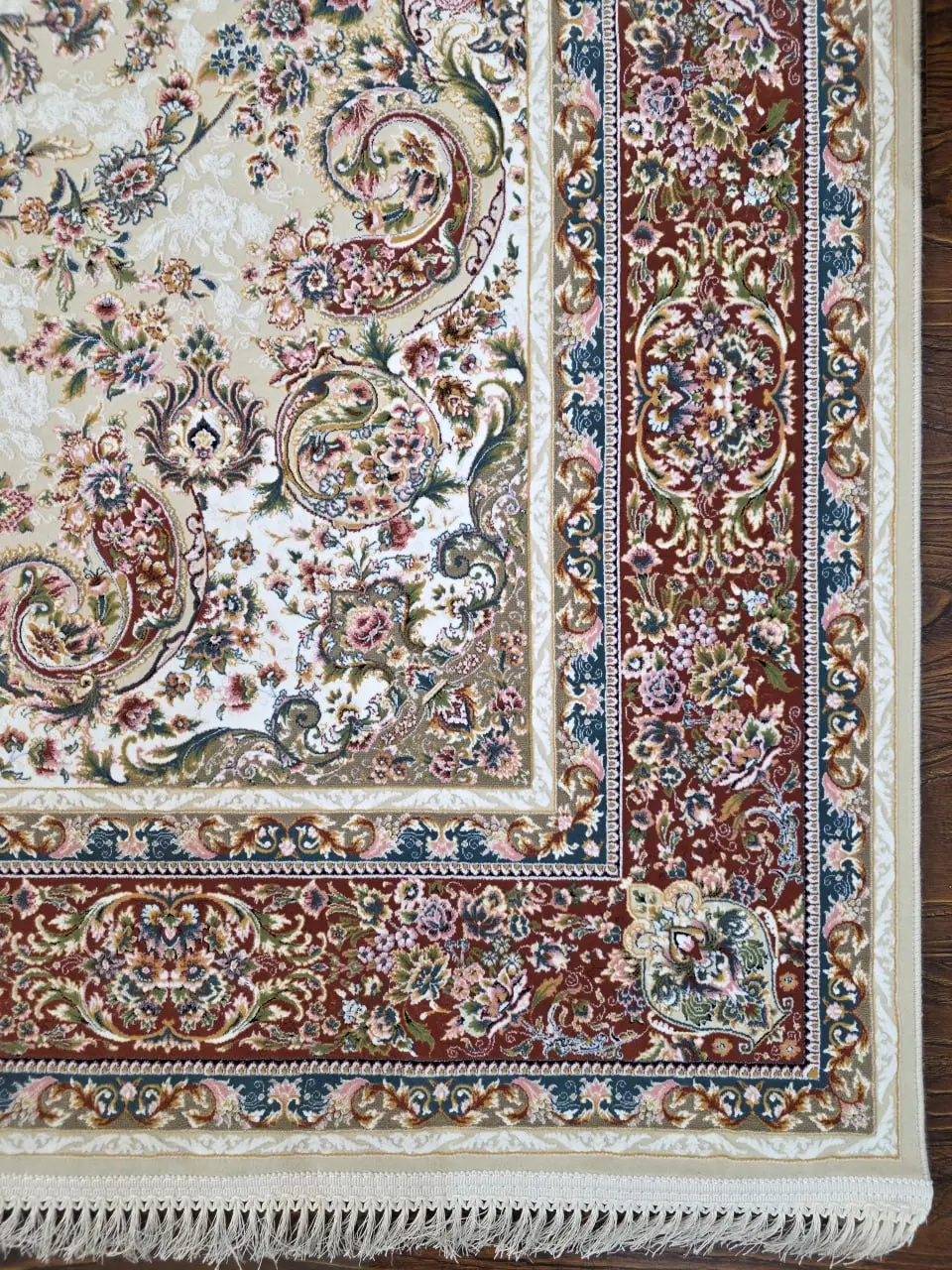 فرش ۱۲۰۰ شانه طرح آیلین کرم حاشیه گلبهی