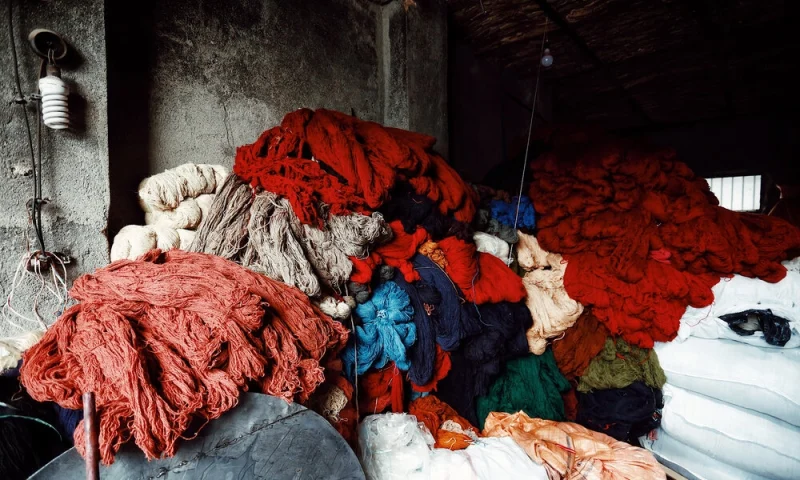 عوامل اصلی ارزان‌تر بودن قیمت فرش کاشان